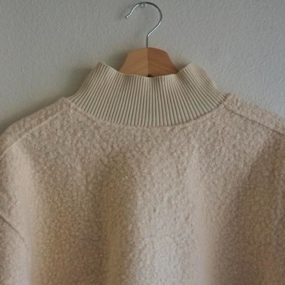 Cream fun texture pullover cropped - Picture 4 of 4